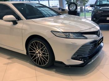 16 899 р. Накладка переднего бампера HEMMES  Toyota Camry  XV70 (2017-2021) дорестайлинг  с доставкой в г. Москва. Увеличить фотографию 4