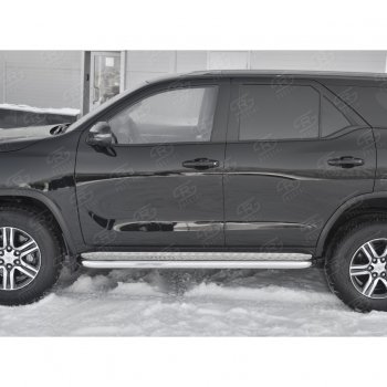 30 799 р. Порожки для ног (труба Ø63) SLITKOFF  Toyota Fortuner  AN160 (2015-2025) дорестайлинг, рестайлинг (лист - алюминий, профиль - сталь)  с доставкой в г. Москва. Увеличить фотографию 2