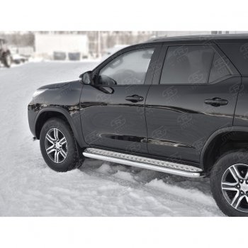 30 799 р. Порожки для ног (труба Ø63) SLITKOFF  Toyota Fortuner  AN160 (2015-2025) дорестайлинг, рестайлинг (лист - алюминий, профиль - сталь)  с доставкой в г. Москва. Увеличить фотографию 3