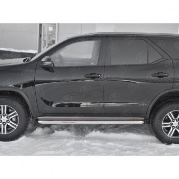 43 999 р. Порожки для ног (труба Ø63) SLITKOFF  Toyota Fortuner  AN160 (2015-2025) дорестайлинг, рестайлинг (лист - нержавейка, профиль - нержавейка)  с доставкой в г. Москва. Увеличить фотографию 2