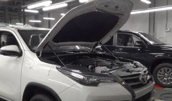 Упоры капота Russtal Toyota Fortuner AN160 дорестайлинг (2015-2020)