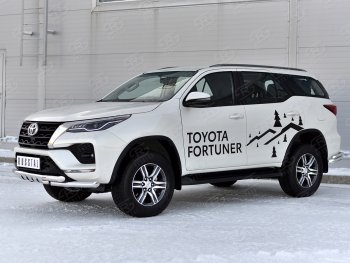 31 999 р. Защита переднего бампера (Ø63 мм с клыками, нержавейка) SLITKOFF Toyota Fortuner AN160 рестайлинг (2020-2024)  с доставкой в г. Москва. Увеличить фотографию 3