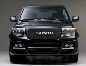 17 699 р. Решетка радиатора CrTuning  Toyota Land Cruiser  200 (2007-2021) дорестайлинг, 1-ый рестайлинг, 2-ой рестайлинг (С надписью TOYOTA)  с доставкой в г. Москва. Увеличить фотографию 1