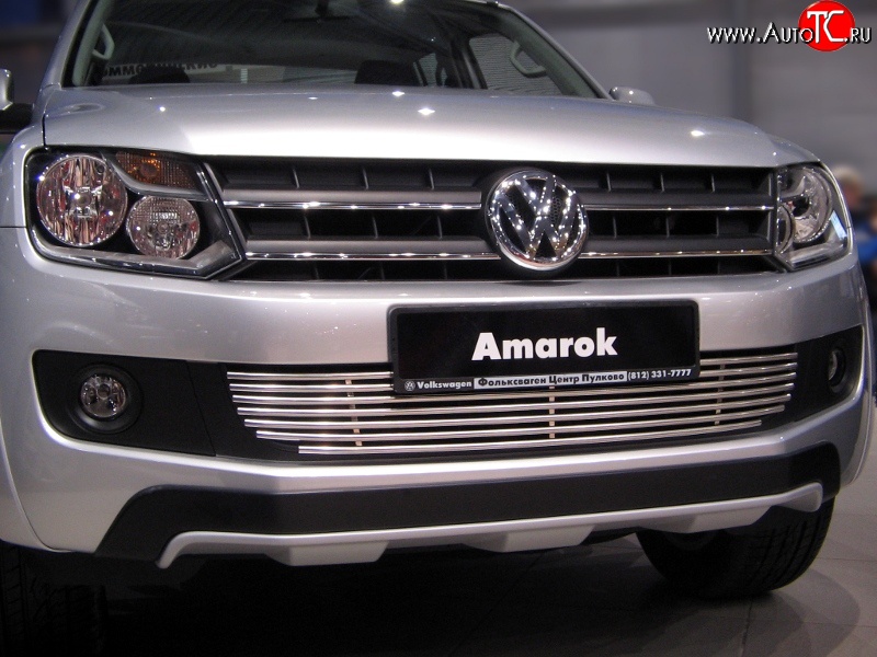 8 399 р. Декоративная вставка воздухозаборника Berkut  Volkswagen Amarok (2009-2016) дорестайлинг  с доставкой в г. Москва