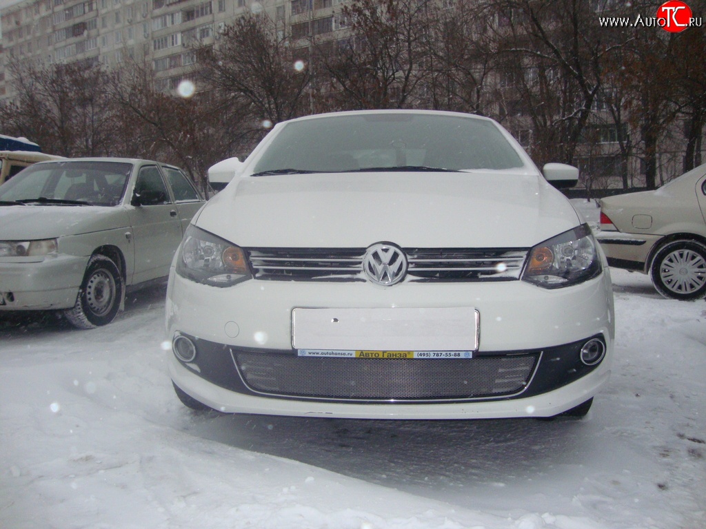 2 189 р. Сетка на бампер Russtal (хром) Volkswagen Polo 5 седан дорестайлинг (2009-2015)  с доставкой в г. Москва