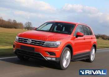 9 499 р. Порожки для ног Rival Volkswagen Tiguan Mk2 дорестайлинг (2016-2020) (Чёрные)  с доставкой в г. Москва. Увеличить фотографию 3