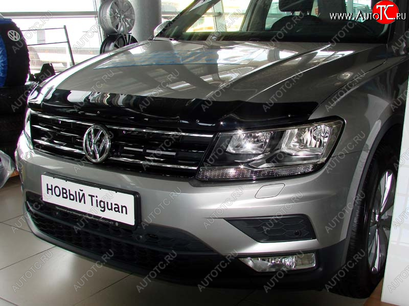 2 879 р. Дефлектор капота SIM Volkswagen Tiguan Mk2 дорестайлинг (2016-2020)  с доставкой в г. Москва